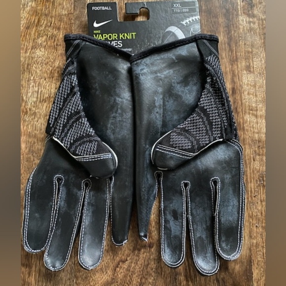 Gloves - Picture 4 of 4